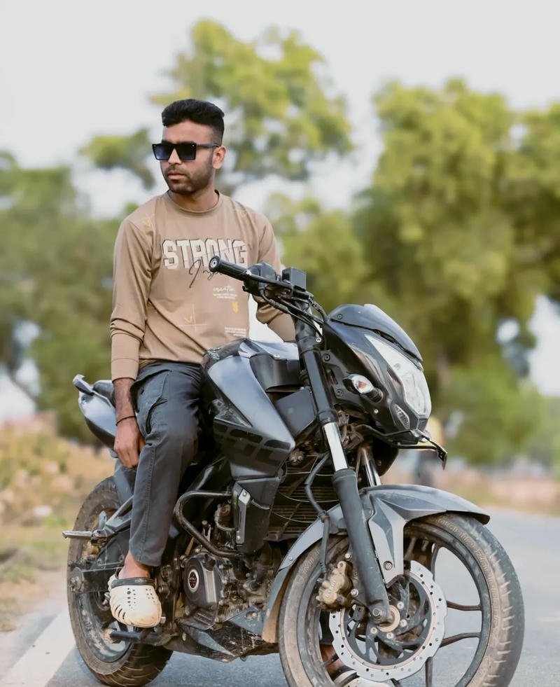 Ấn Độ trai đẹp nam tính cuốn hút phong cách mạnh mẽ