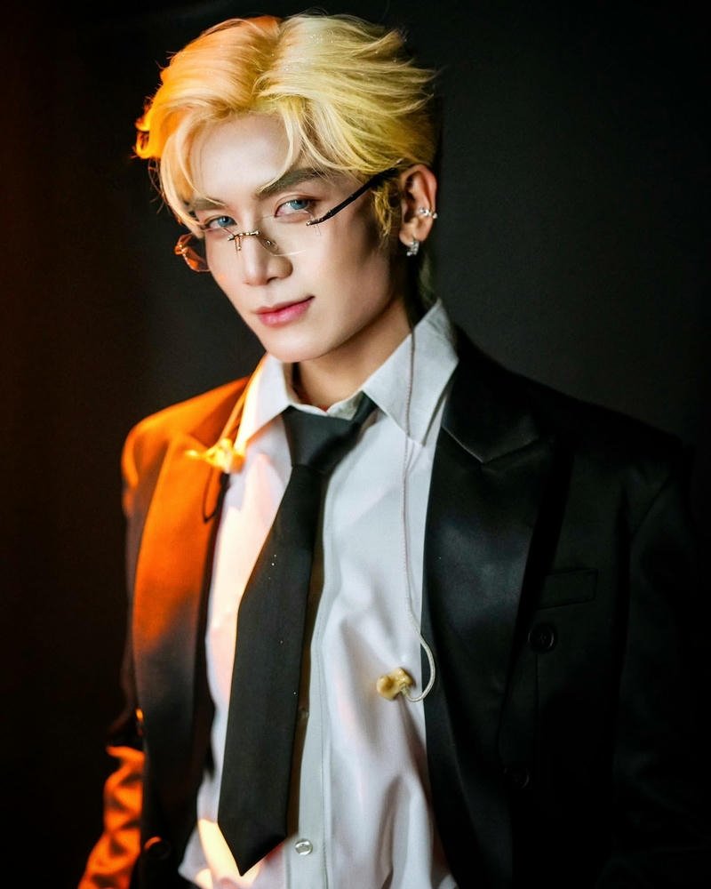 Ảnh BB Trần ngầu với thần thái tự tin