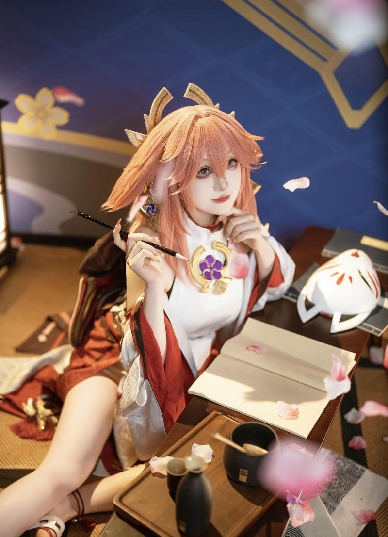 Ảnh Yae Miko cosplay với tạo hình nổi bật đầy ấn tượng