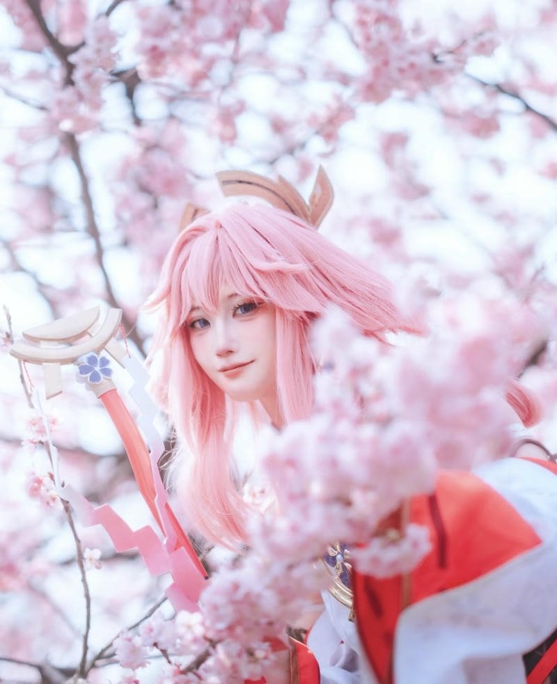Ảnh Yae Miko cosplay với thần thái khó quên
