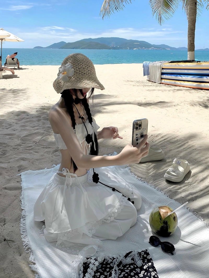 Ảnh bikini gái xinh phong cách trẻ trung