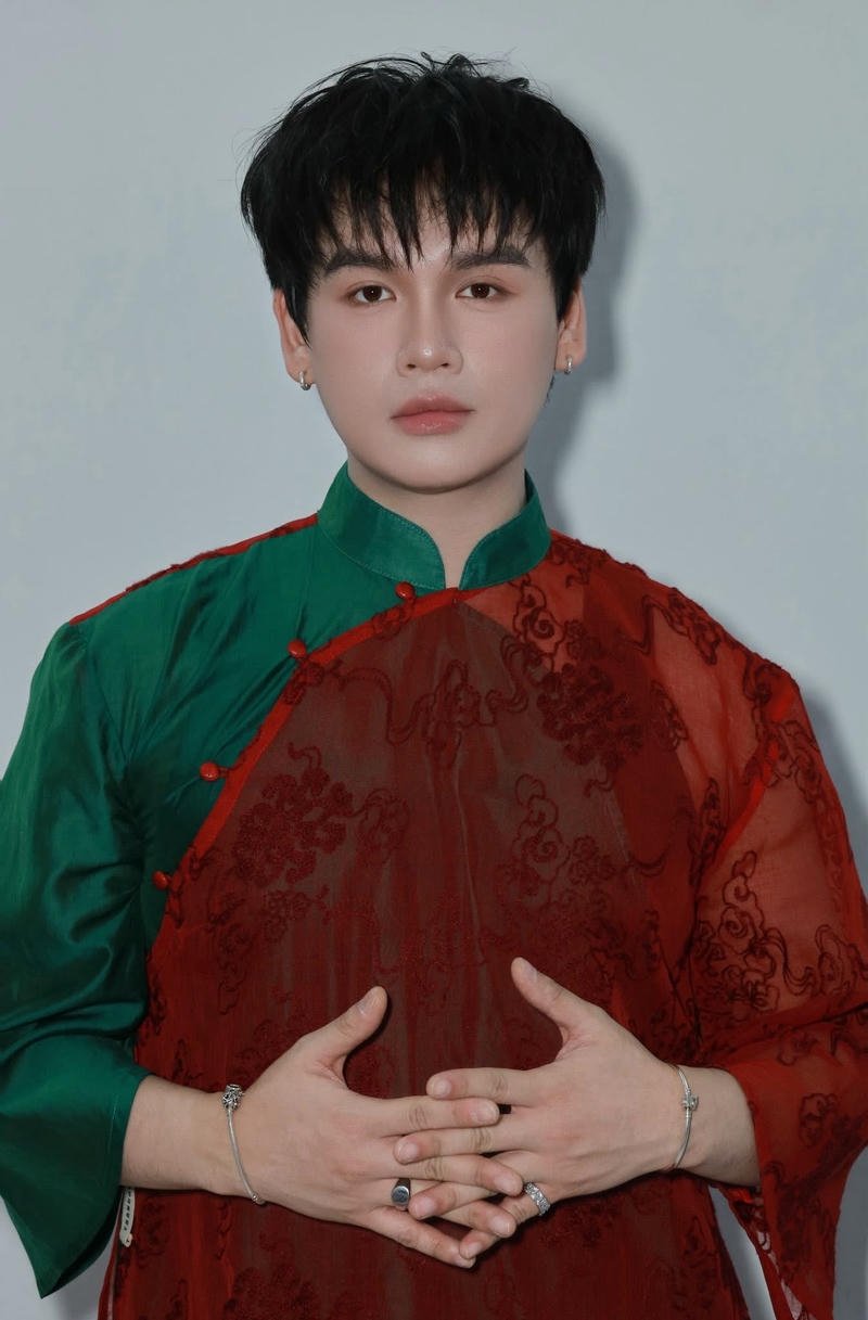 Ảnh ca sĩ phong cách cổ trang hình nền Nguyễn Trần Trung Quân