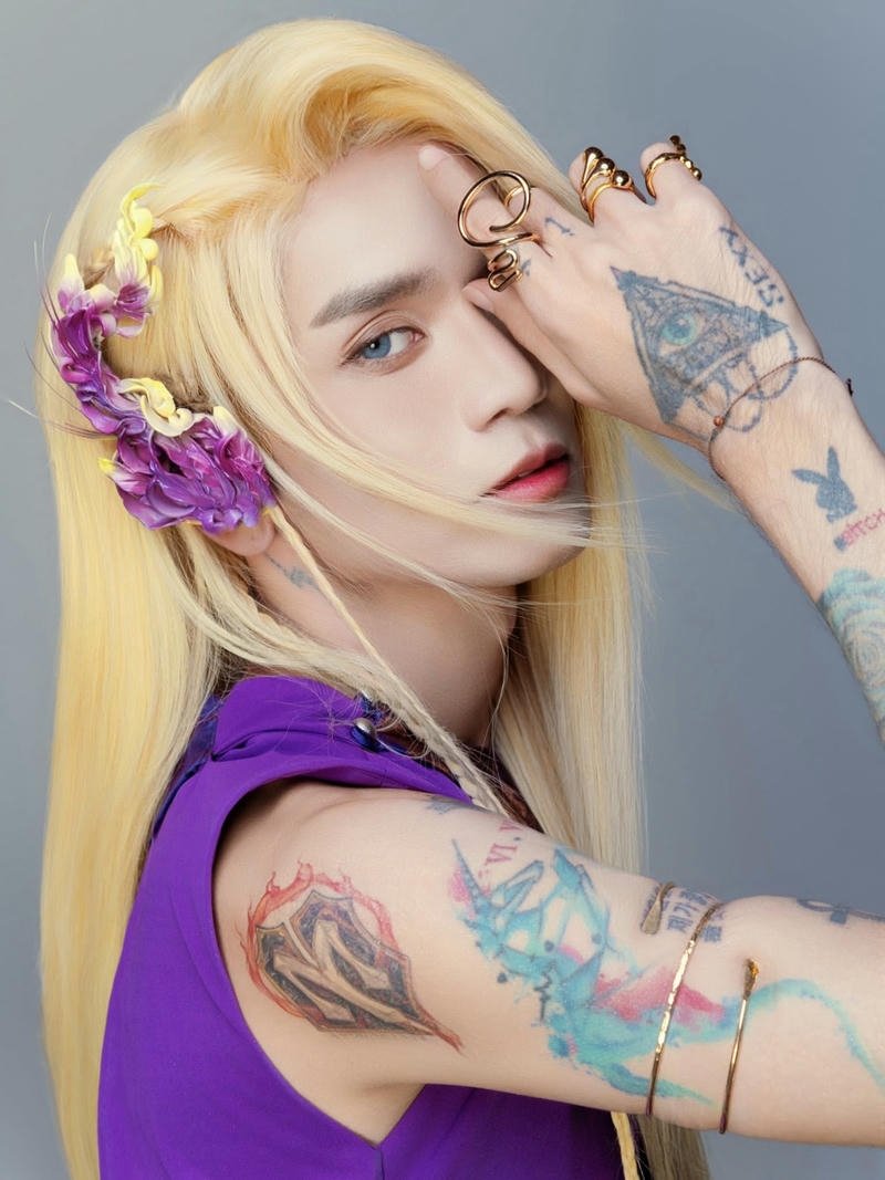 Ảnh chân dung BB Trần rõ nét làm nền