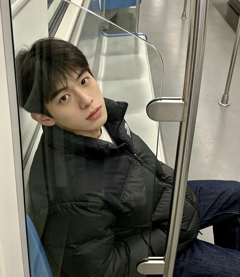 Anh chàng đẹp trai Trung Quốc đầu tóc gọn gàng