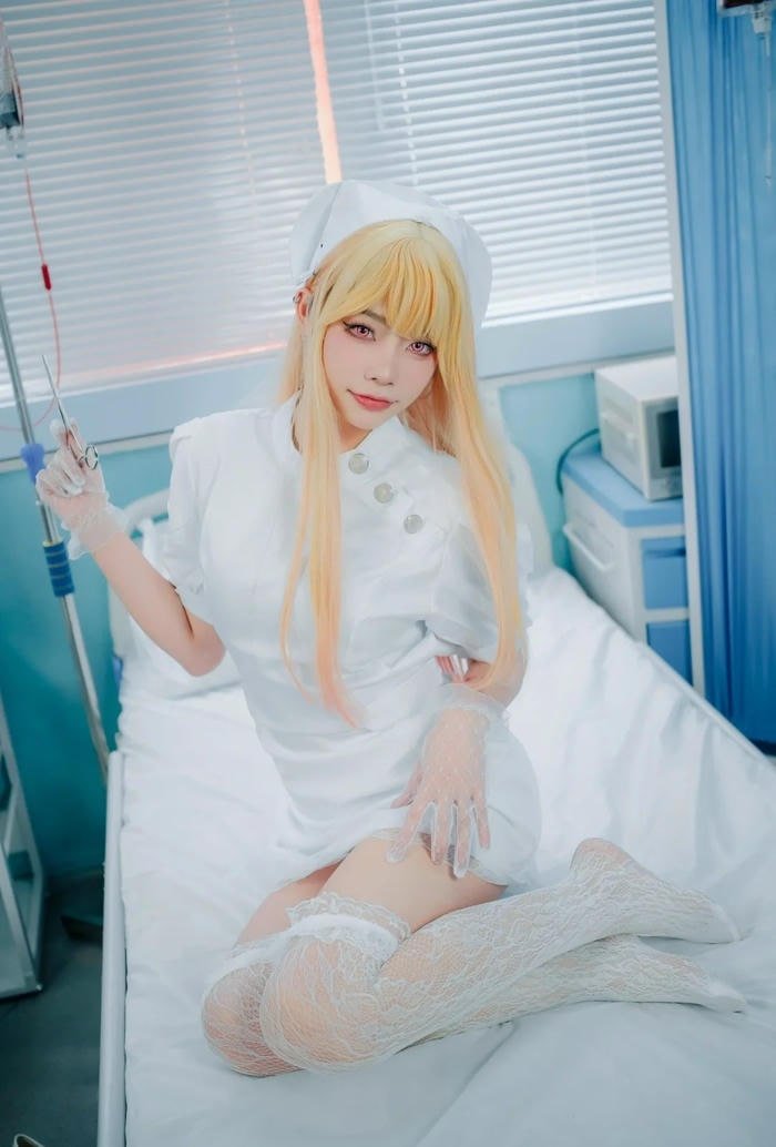 Ảnh gái cosplay y tá phong cách cute girl