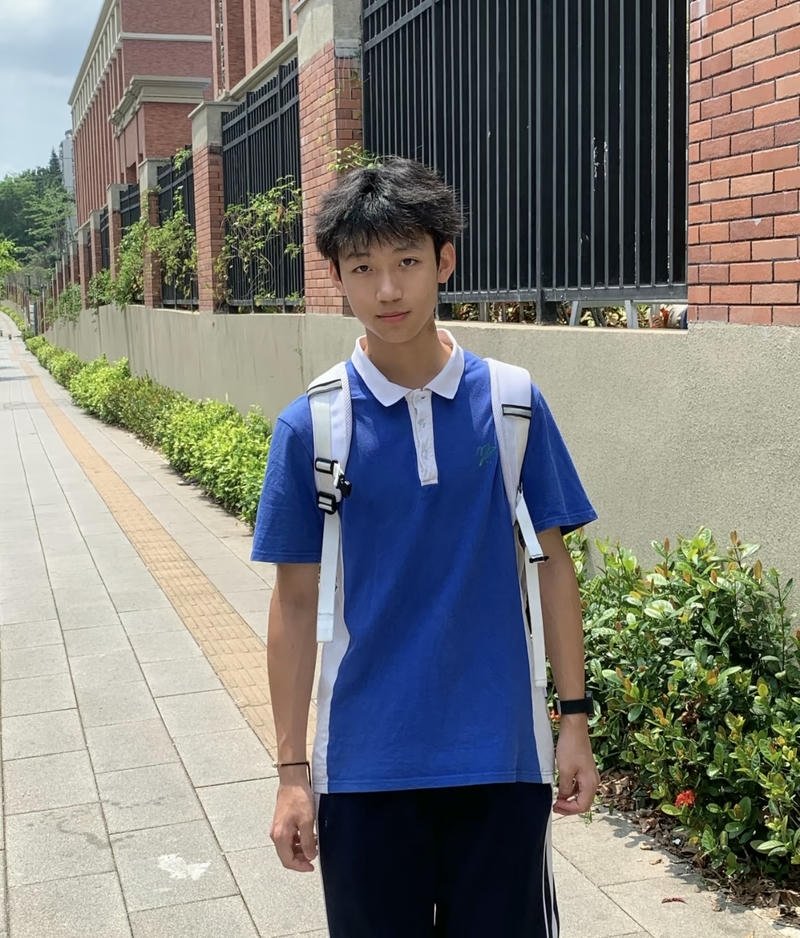 Ảnh học sinh nam mặt non trẻ