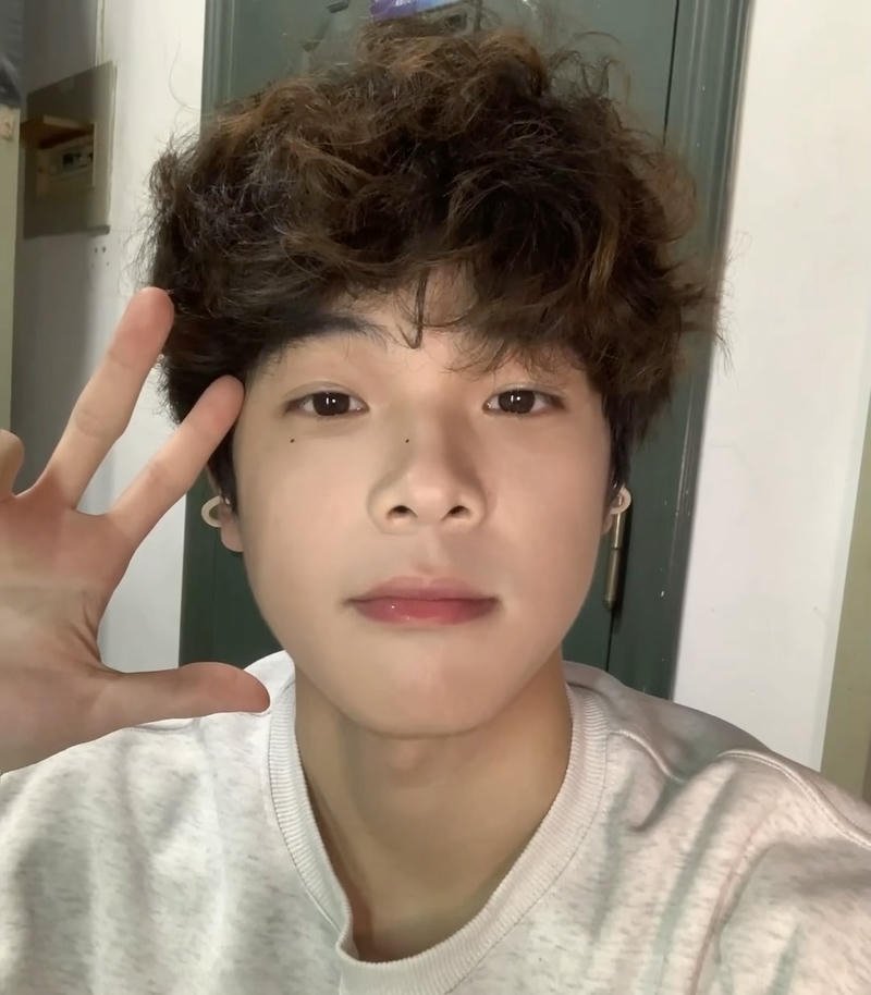 Ánh mắt ấm áp chuẩn ảnh trai đẹp cute