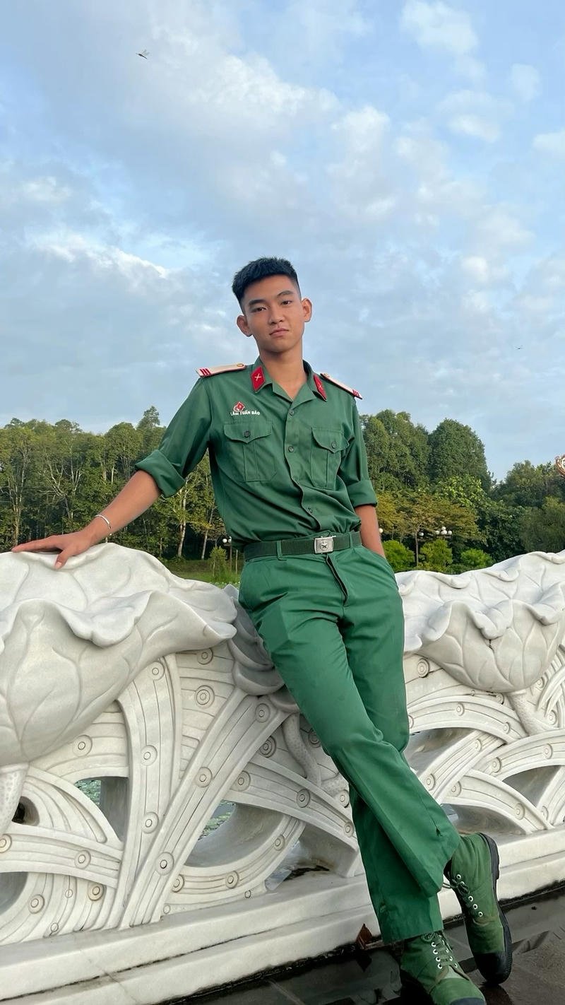 Ánh mắt kiên định của chiến sĩ trẻ cực cuốn hút