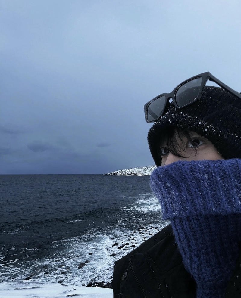 Ảnh nam che mặt ngầu dùng làm avatar