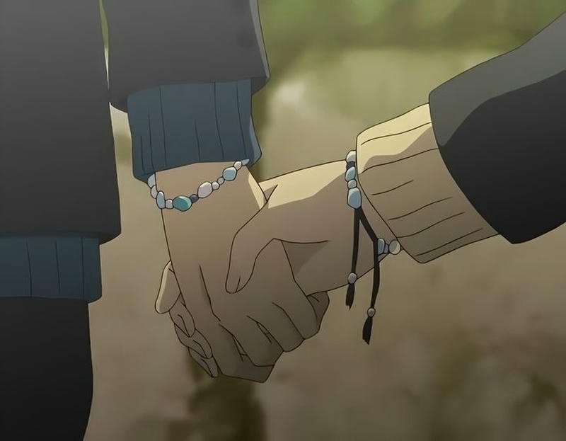 Ảnh nắm tay anime đôi nam nữ đan tay cùng bước đi