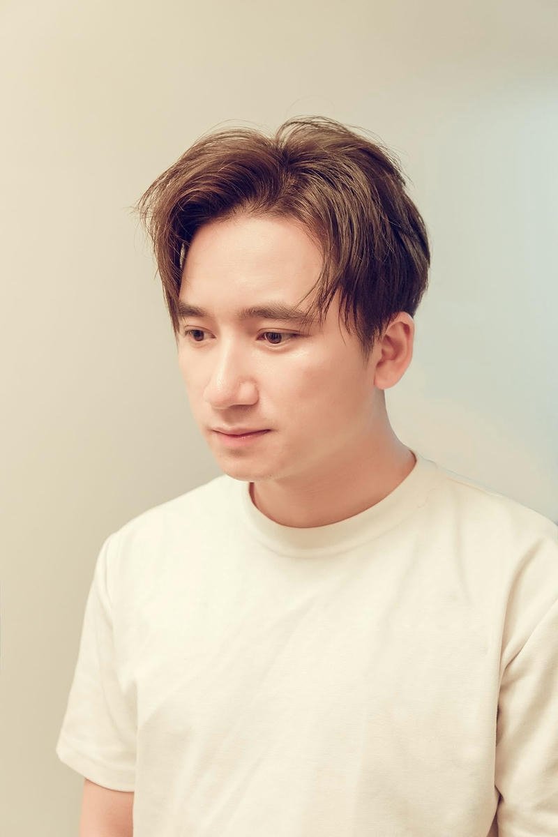 Ảnh nền Phan Mạnh Quỳnh phong cách đơn giản tinh tế