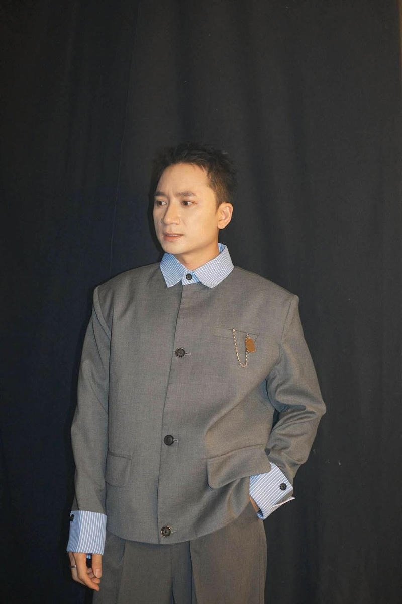 Ảnh nền Phan Mạnh Quỳnh phong cách nghệ thuật độc đáo