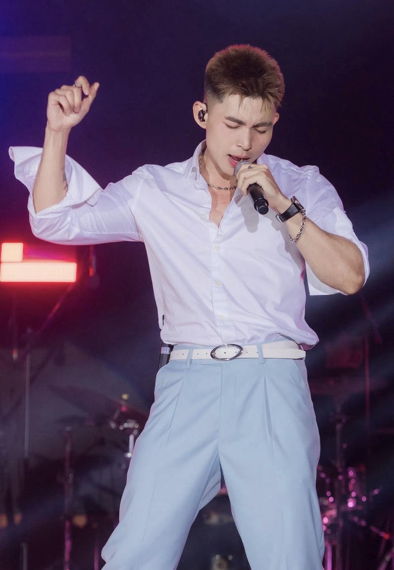 Ảnh nghệ thuật cá tính hình nền Jun Phạm