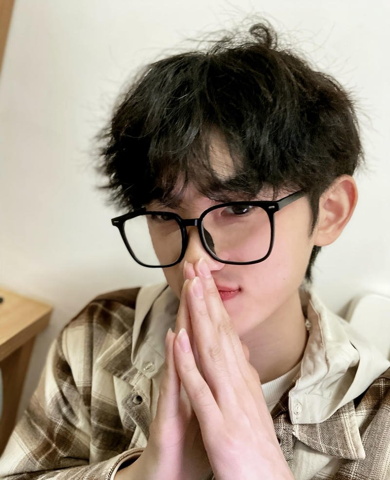 Ánh nhìn đáng yêu phong cách ảnh trai đẹp cute