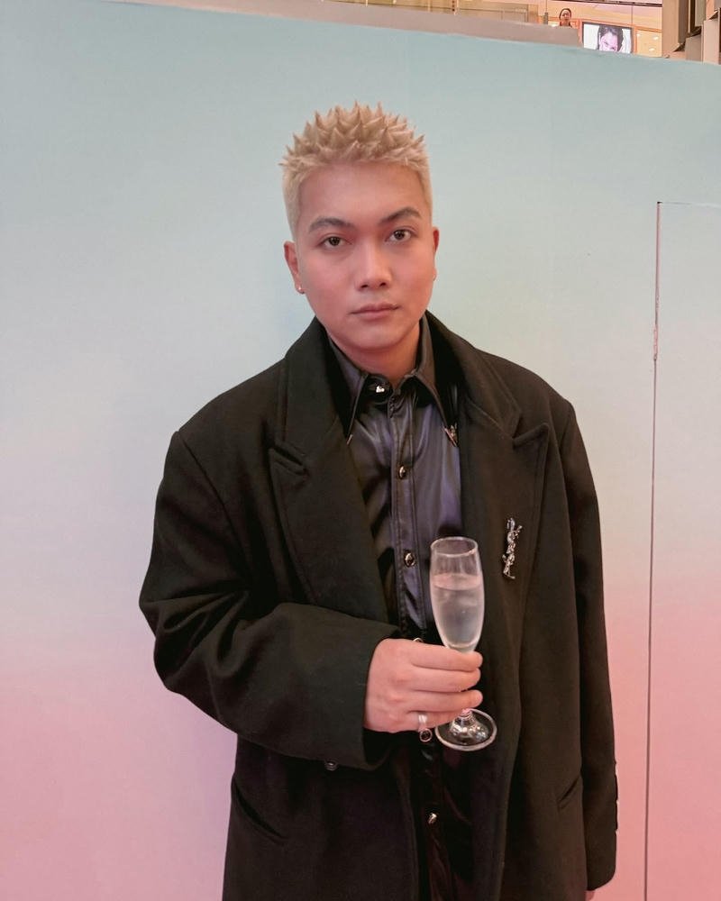 Ánh nhìn sắc lạnh hợp hình nền BigDaddy