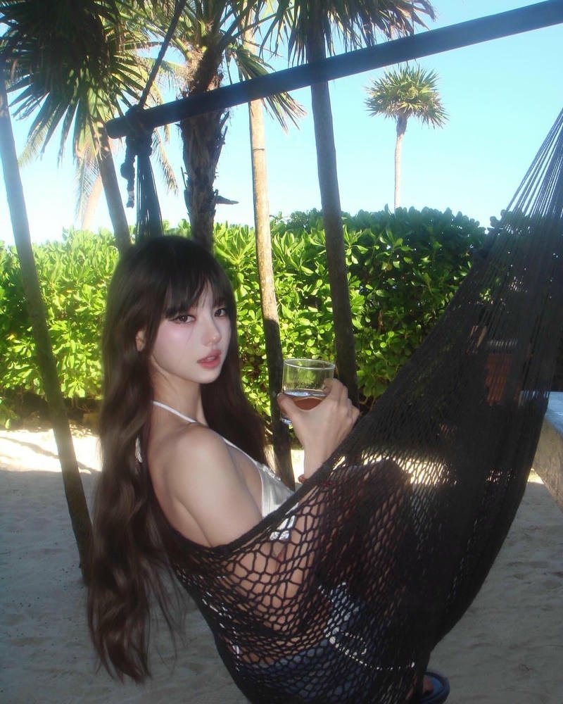 Ánh nhìn tự tin trong concept ảnh bikini