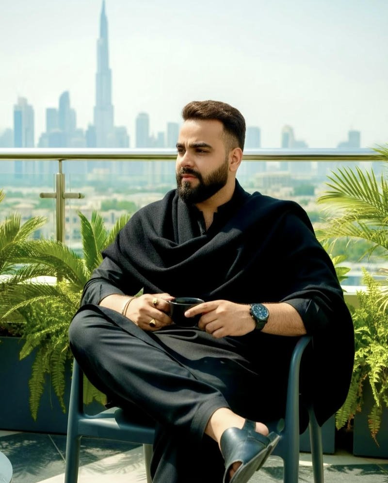 Ảnh trai Ấn Độ đẹp điềm tĩnh phong thái trưởng thành