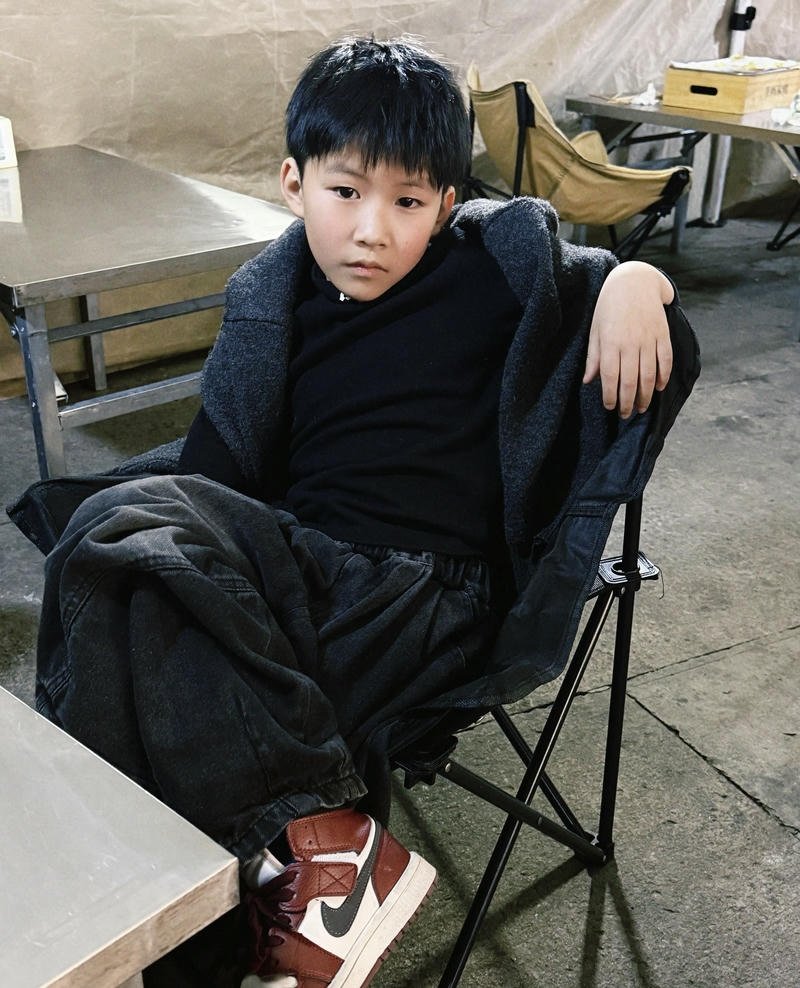 Ảnh trai đẹp 10 tuổi gương mặt sáng nét ngây thơ