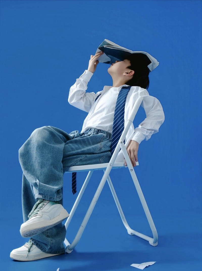 Ảnh trai đẹp 13 tuổi khi dạo phố