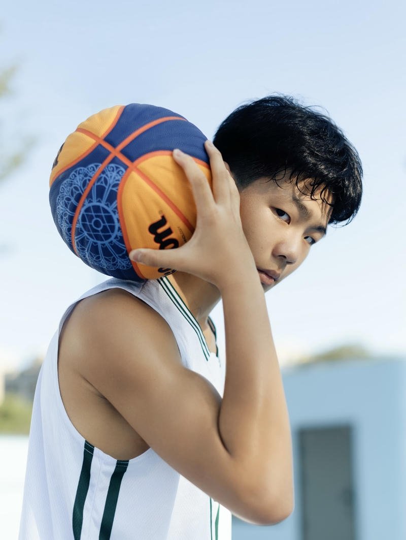 Ảnh trai đẹp 2k10 nam sinh tóc ngắn gọn gàng vibe học sinh hiện đại