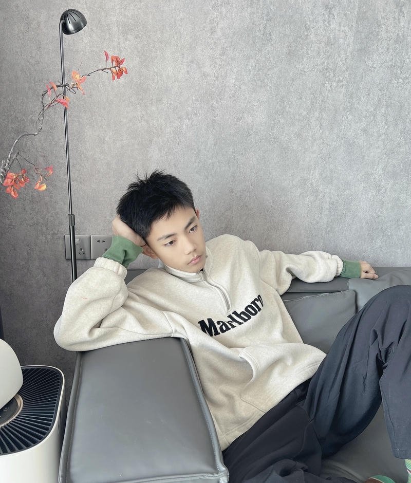 Ảnh trai đẹp 2k11 với phong cách đời thường và thần thái cuốn hút