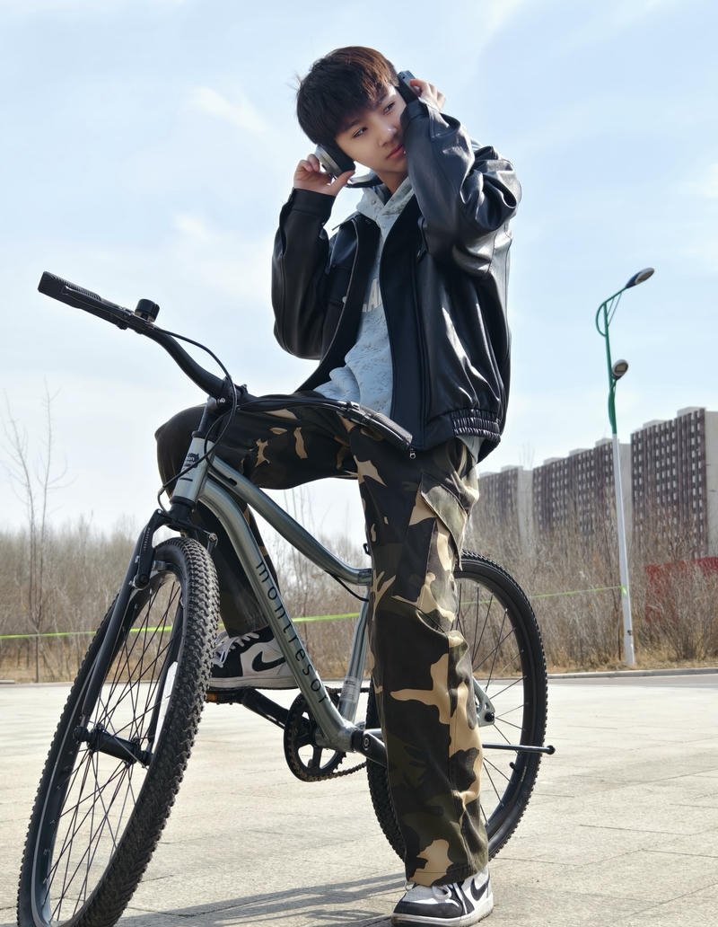 Ảnh trai đẹp 2k13 biểu cảm tự nhiên của nam sinh trẻ