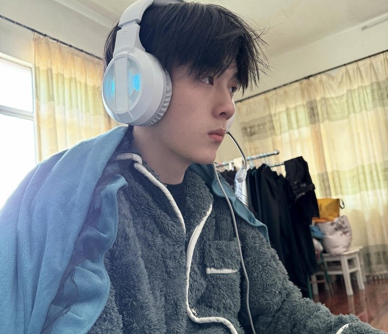 Ảnh trai đẹp 2k7 phong cách năng động của nam sinh tuổi teen