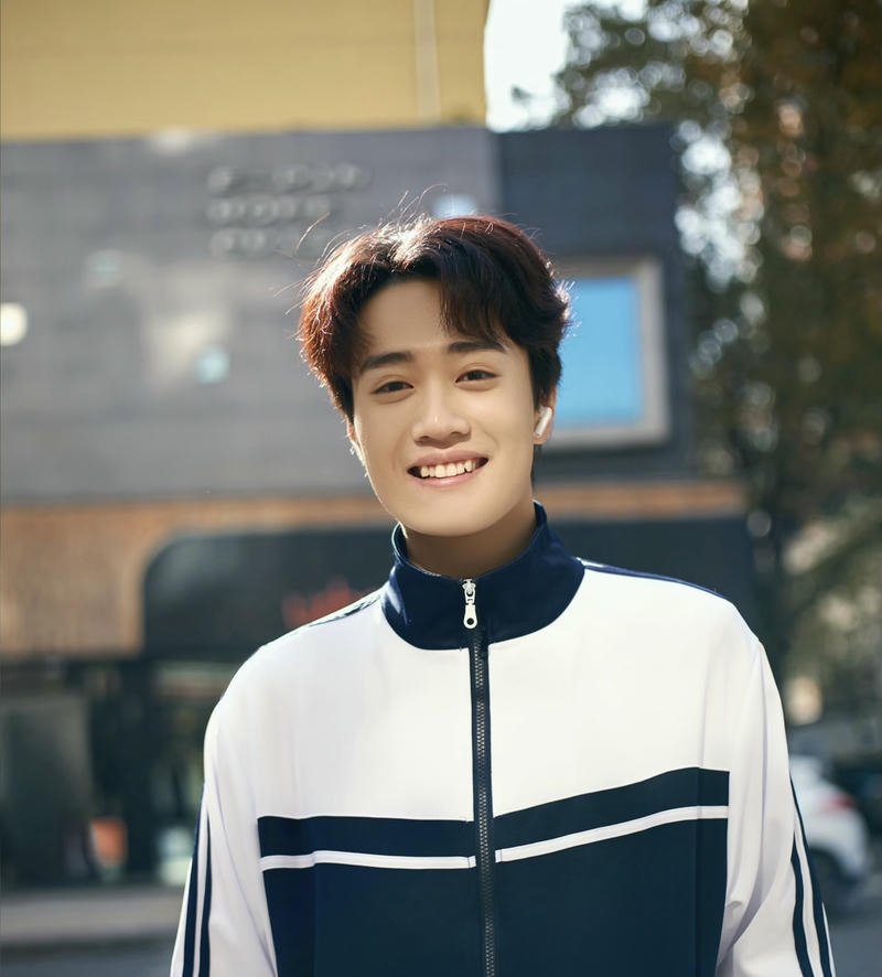 Ảnh trai đẹp 2k8 chàng trai với nụ cười nhẹ nhàng ấn tượng