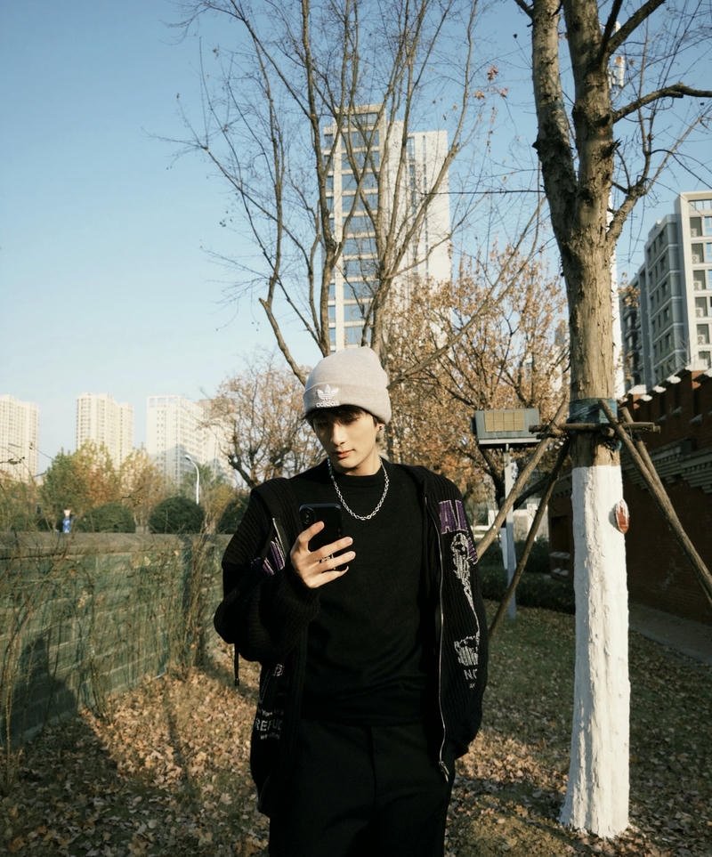 Ảnh trai đẹp 2k8 nam sinh thần thái cuốn hút