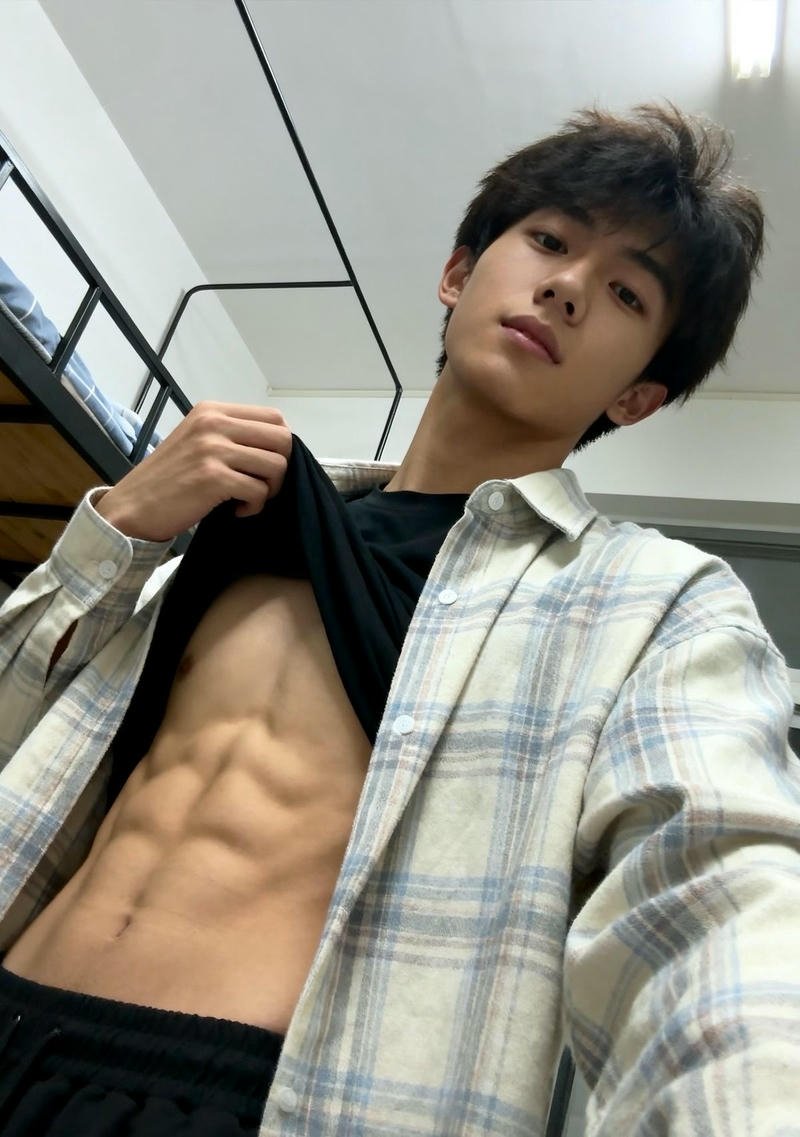 Ảnh trai đẹp 6 múi với phong cách năng động trẻ trung