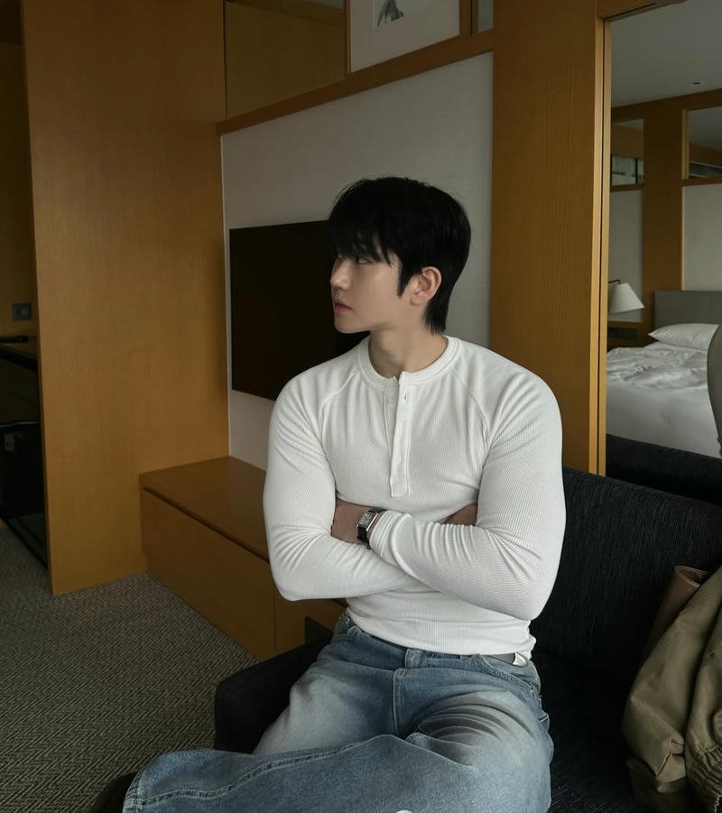 Ảnh trai đẹp Hàn Quốc cơ bắp cuồn cuộn