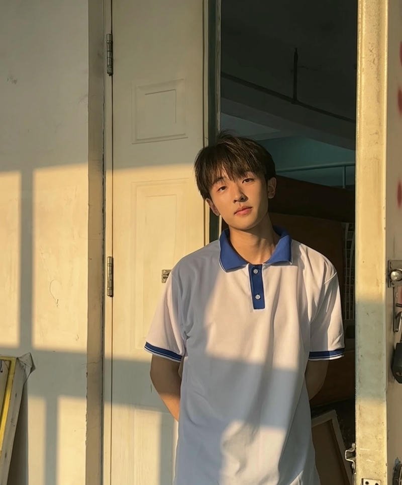 Ảnh trai đẹp K9 ánh mắt trong trẻo nổi bật