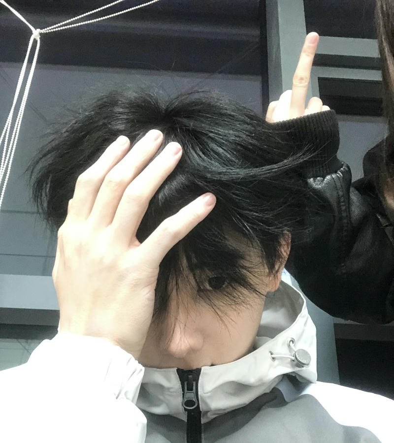 Ảnh trai đẹp K9 khuôn mặt cân đối nhẹ nhàng