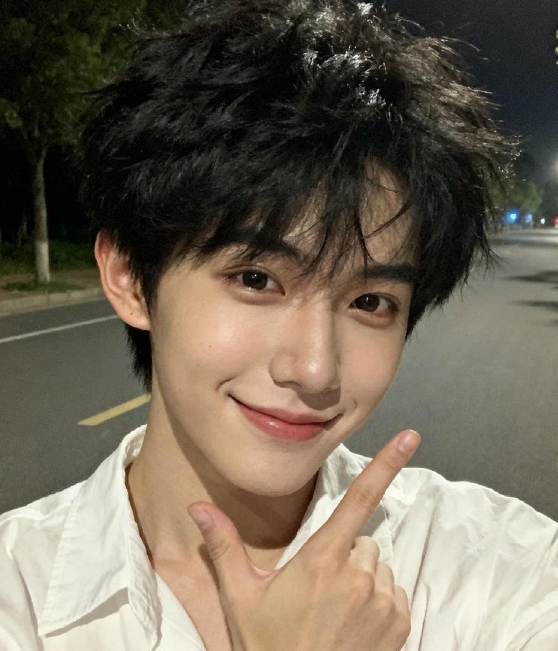 Ảnh tự sướng trai đẹp dễ thương