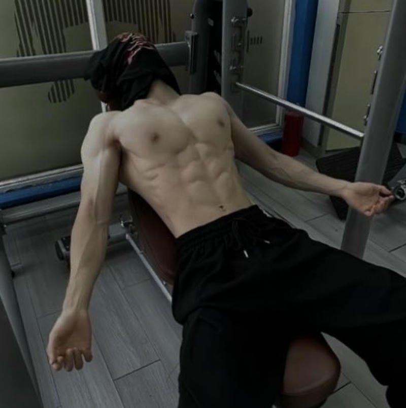 Bộ sưu tập ảnh trai đẹp 6 múi che mặt phong cách