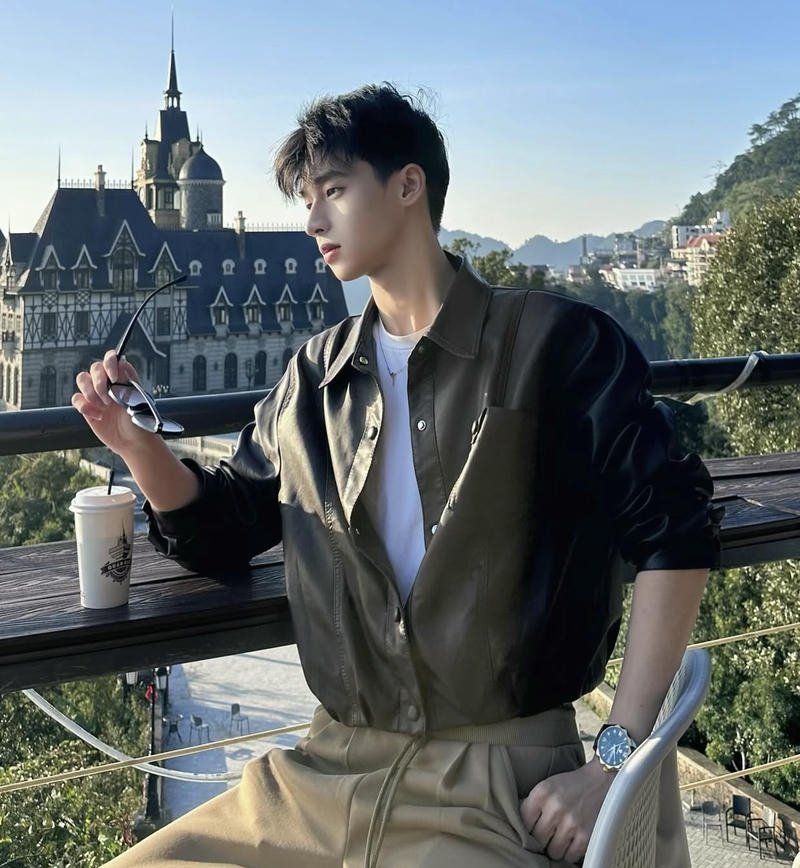 Bức ảnh trai đẹp ánh nhìn sâu gương mặt hài hòa