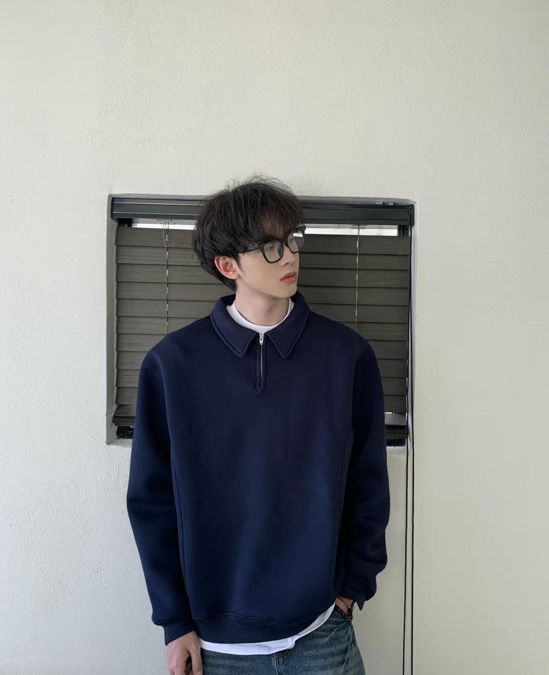 Bức hình trai Trung Quốc góc nghiêng đeo kính