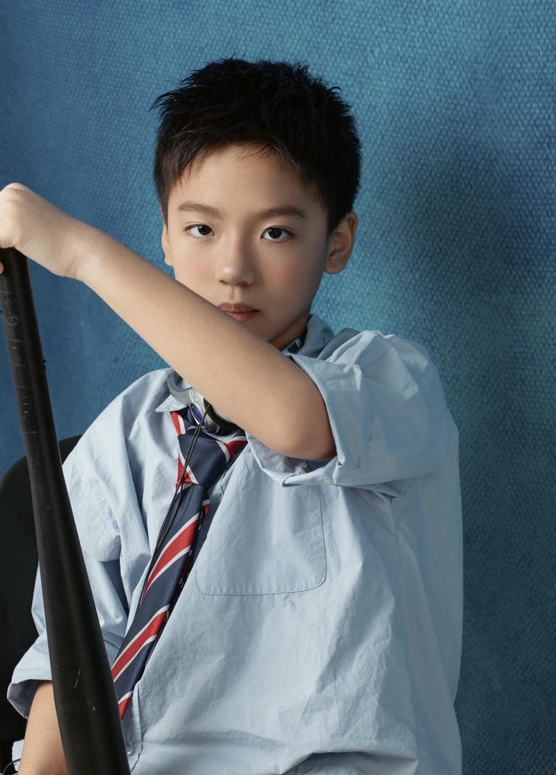 Bức hình trai đẹp 10 tuổi ánh nhìn trong trẻo tự nhiên