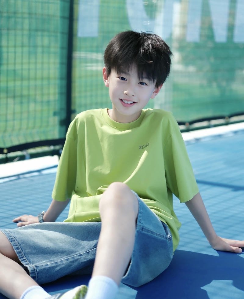 Bức hình trai đẹp 10 tuổi gương mặt trẻ nét tự nhiên