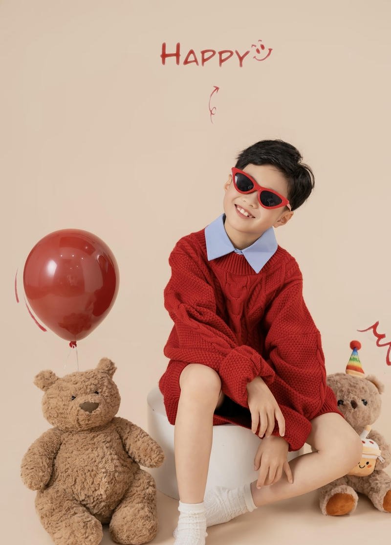 Bức hình trai đẹp 10 tuổi khuôn mặt hài hòa dễ nhìn