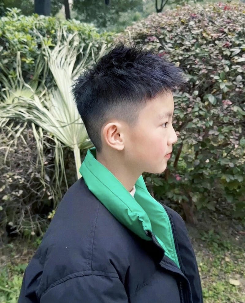 Bức hình trai đẹp 10 tuổi khuôn mặt tròn nét đáng yêu