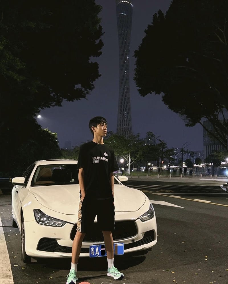 Bức hình trai đẹp 14 tuổi khuôn mặt sáng tự nhiên