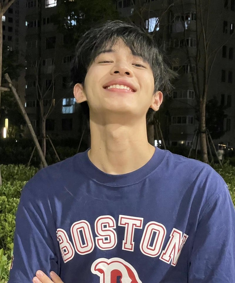 Bức hình trai đẹp K9 khuôn mặt hài hòa dễ nhìn