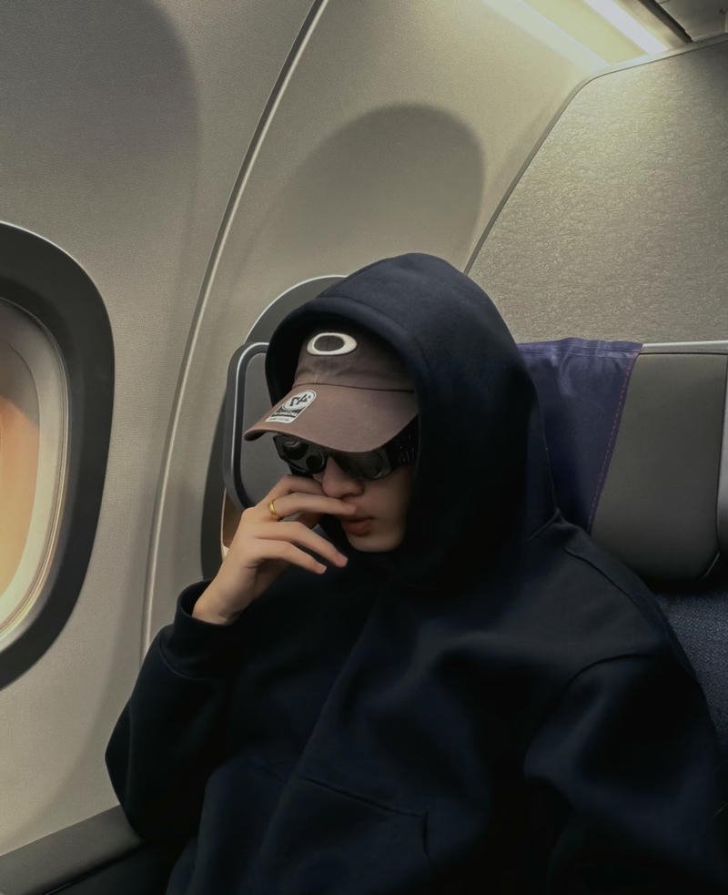 Bức hình trai đẹp Trung Quốc đội mũ