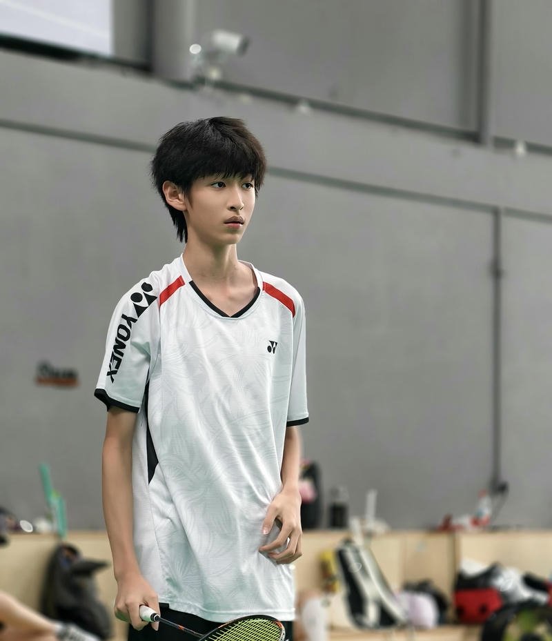 Cậu bé trong ảnh trai đẹp 13 tuổi ngoài trời