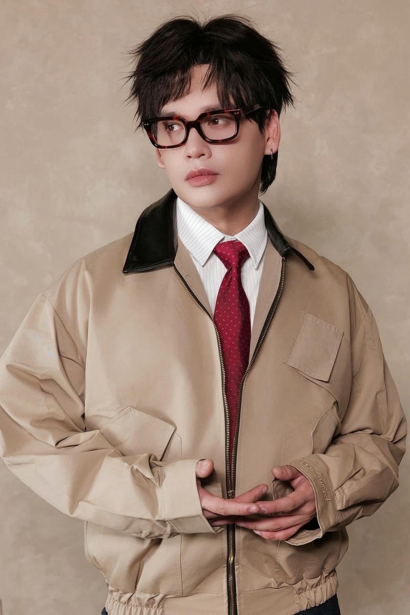 Chân dung Nguyễn Trần Trung Quân đẹp trai phong thái trầm tĩnh