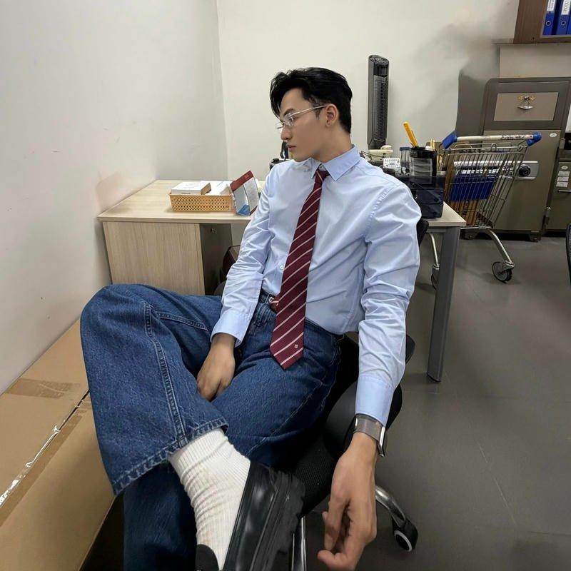 Chân dung ca sĩ Ali Hoàng Dương ánh nhìn cuốn hút