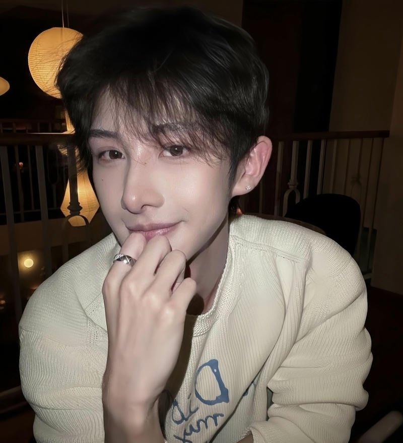 Chân dung nam sinh dễ mến hợp làm avatar