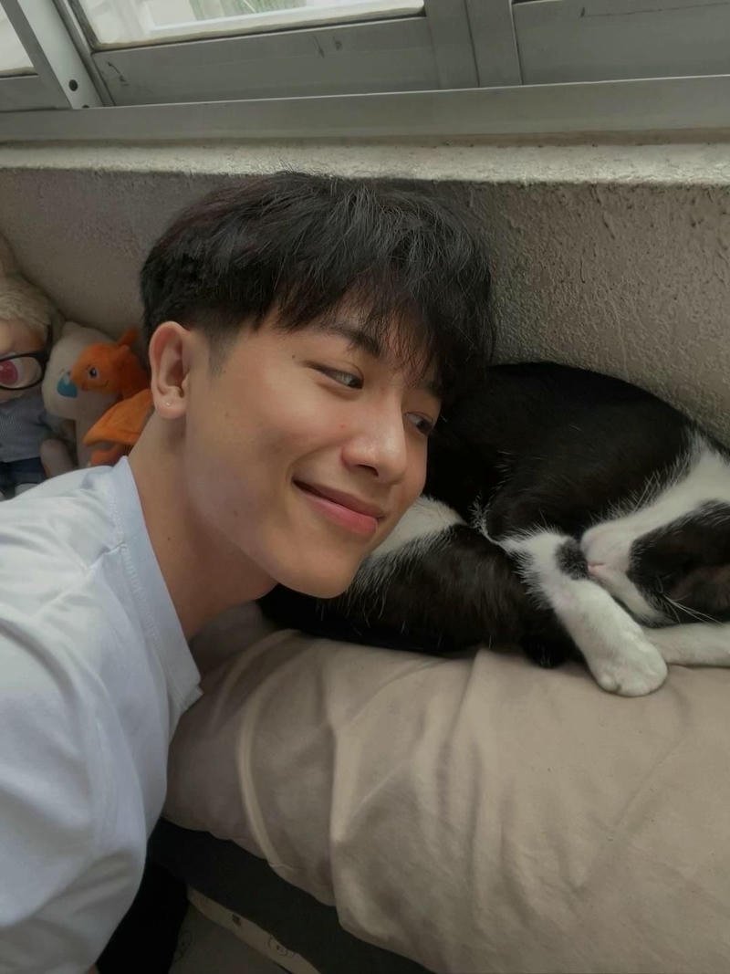 Chàng trai Việt Nam đẹp với nụ cười tự nhiên