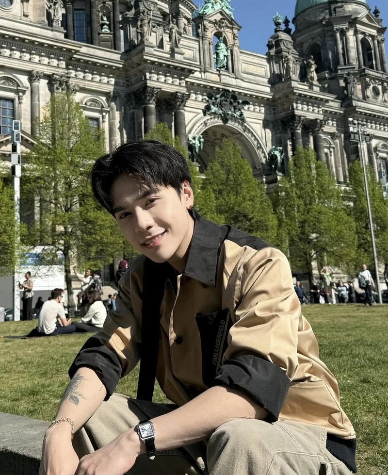 Chàng trai Việt Nam với ánh mắt đầy cuốn hút